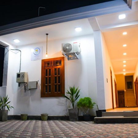 Ocean Grace Acomodação com café da manhã Baía de Arugam Exterior foto